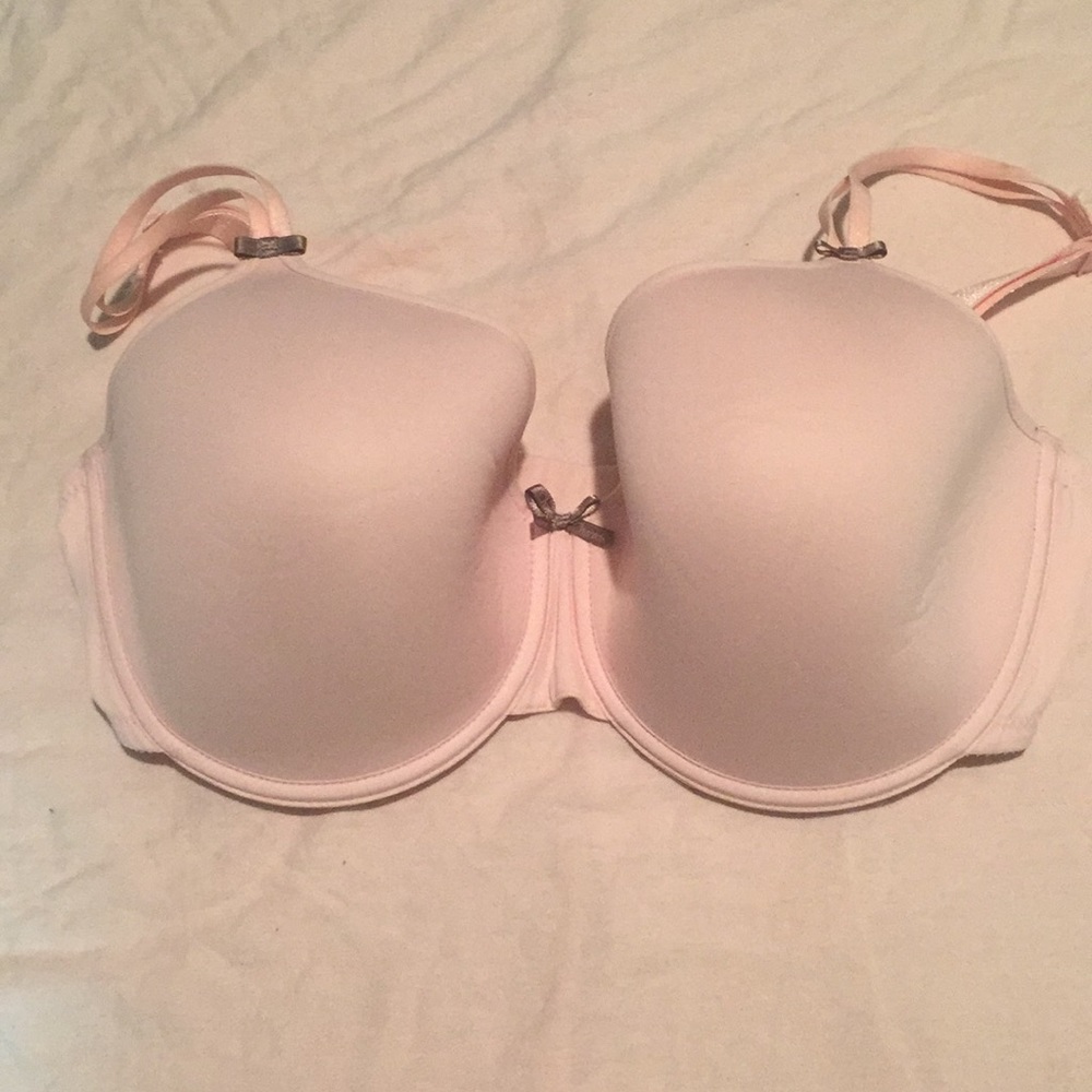Chantelle Bra 32DDDD NWOT